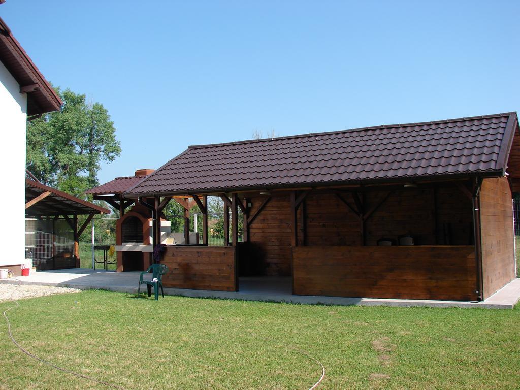 Rosenville Rîşnov Esterno foto