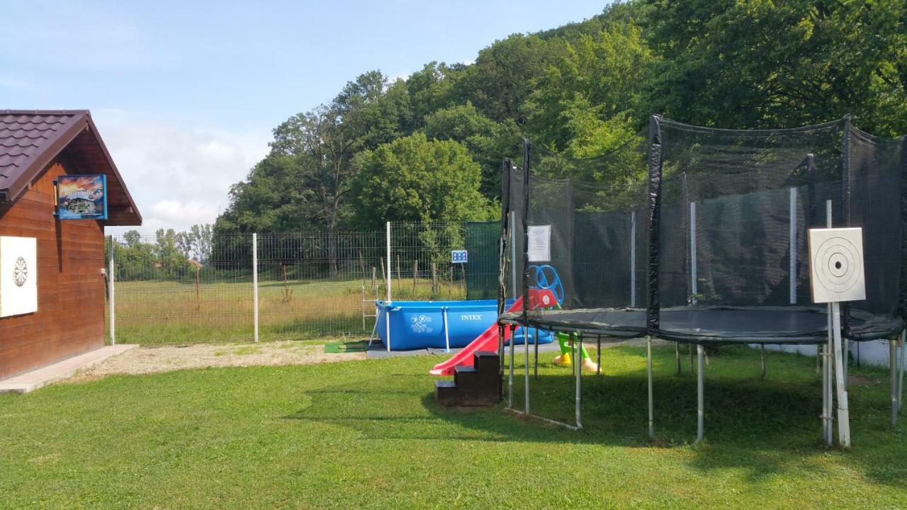 Rosenville Rîşnov Esterno foto
