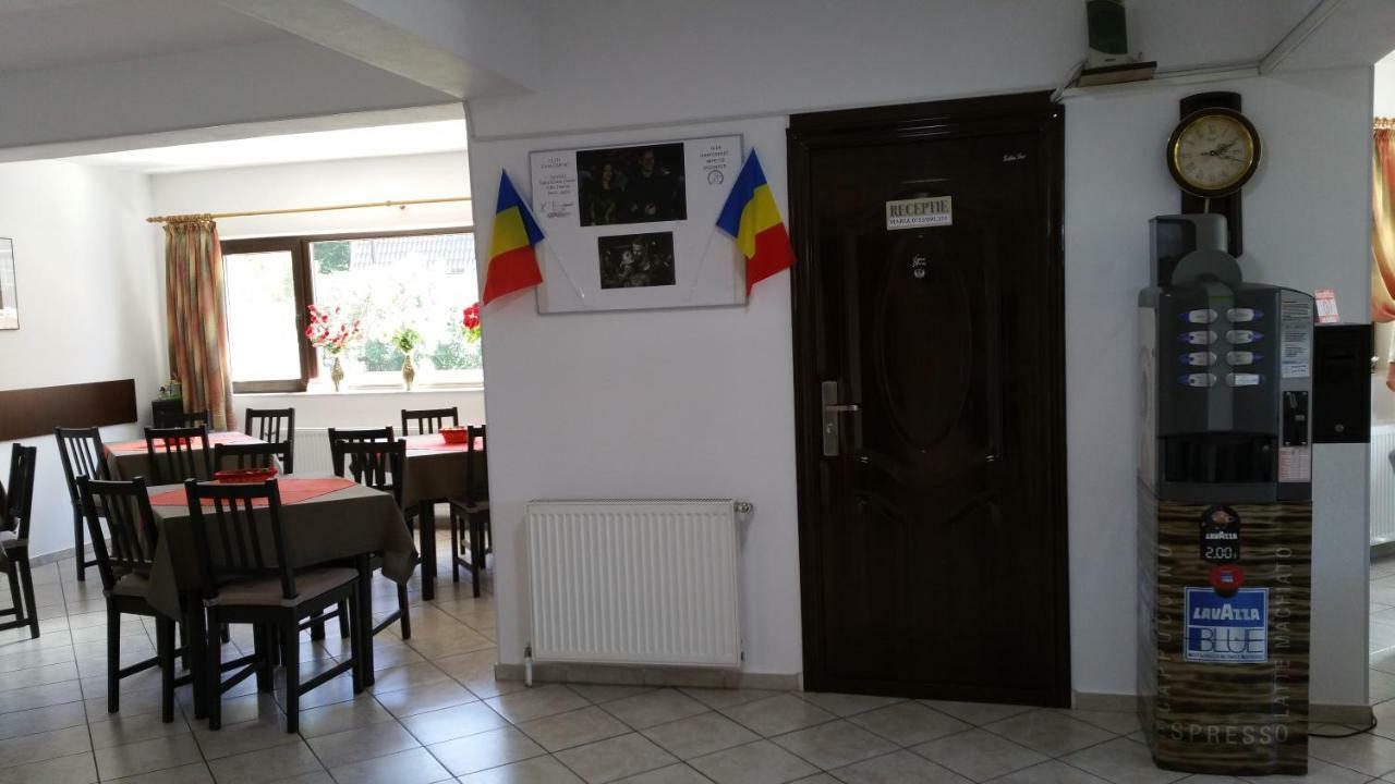 Rosenville Rîşnov Esterno foto