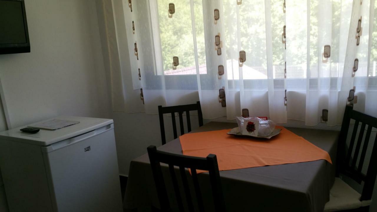 Rosenville Rîşnov Esterno foto