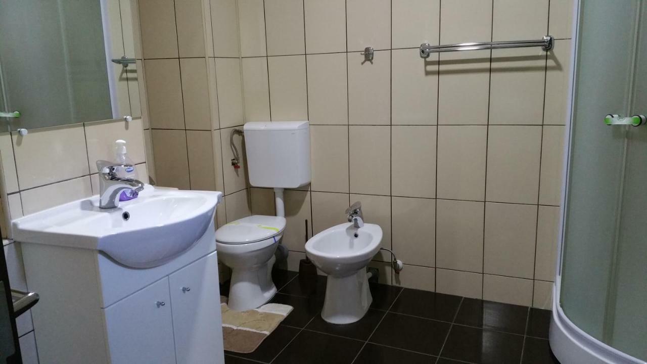 Rosenville Rîşnov Esterno foto