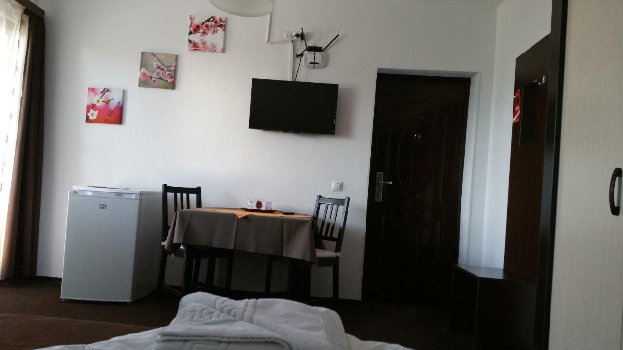 Rosenville Rîşnov Esterno foto